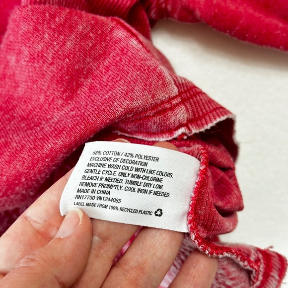 Colsie Women’s Red Distressed Cropped Hoodie Long Sleeve Worn Look Size XL - Picture 7 of 8